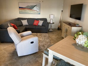 Una Smart TV, una chimenea