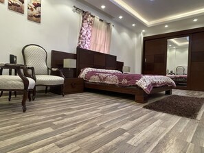 Deluxe Villa | 4 bedrooms, free WiFi - Awesome Villa on a hill for families (Cairo)