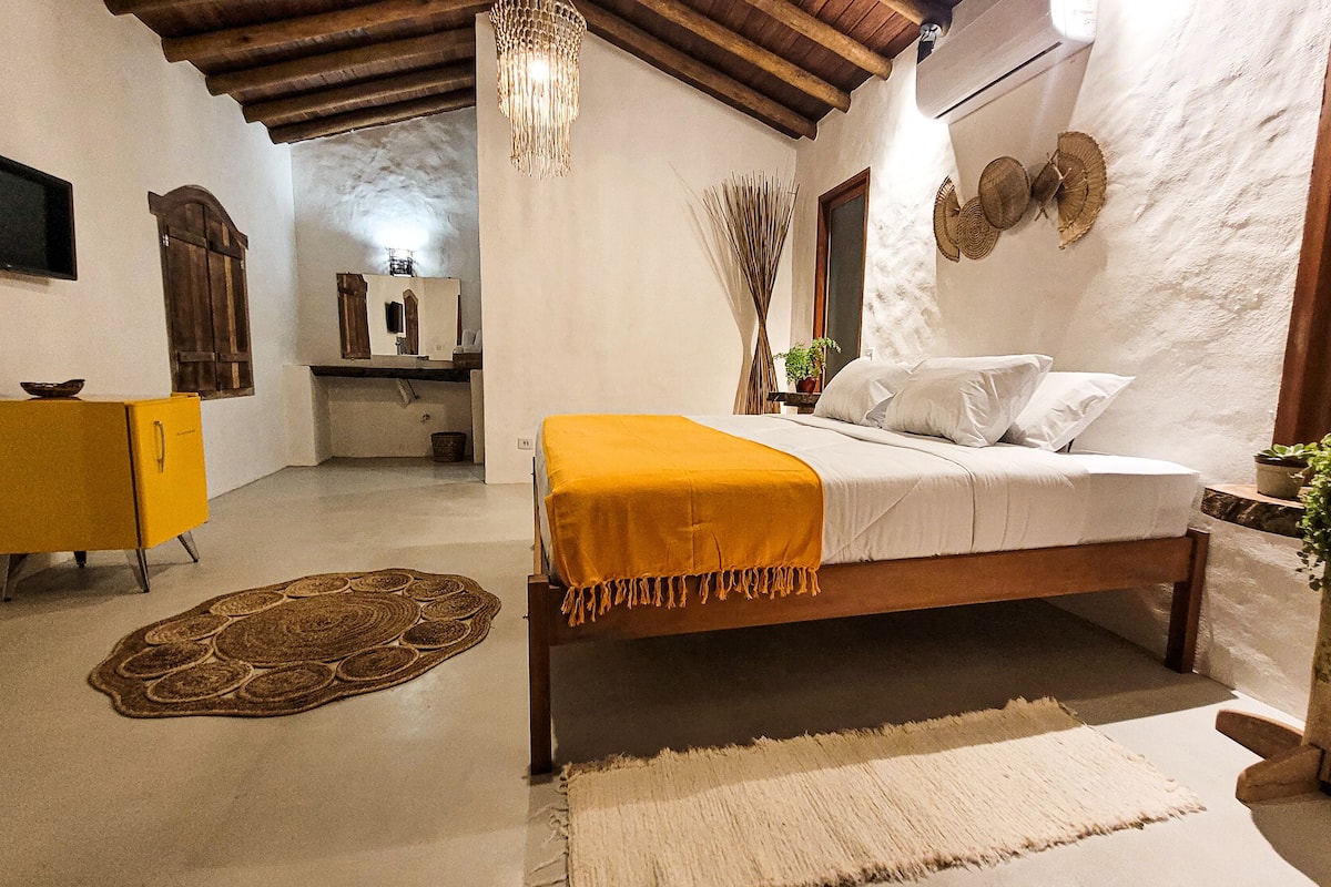 Standard Room | Peralatan tempat tidur premium, tilam berlapik, bar mini