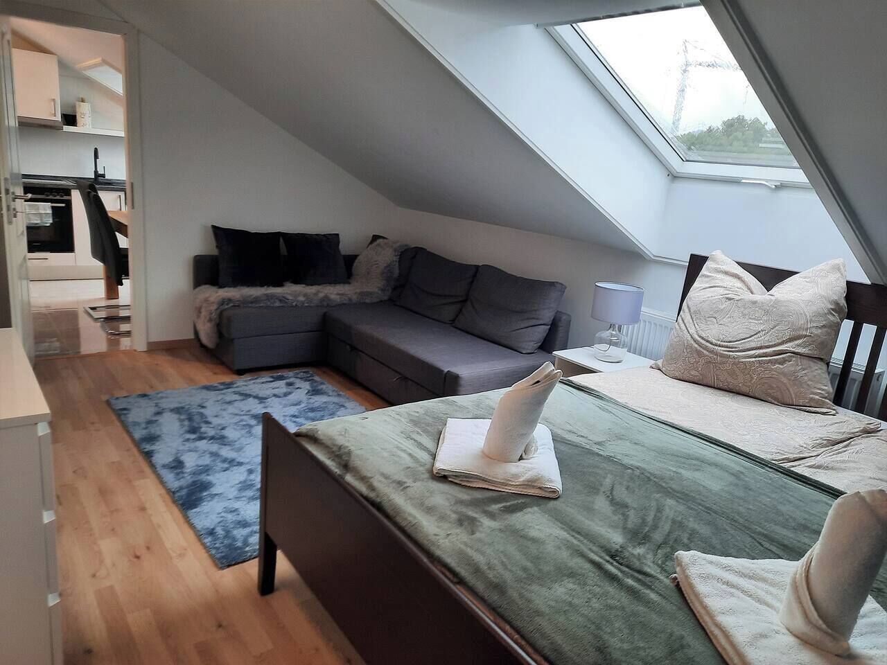 2 slaapkamers, een strijkplank/strijkijzer, reisbedje, wifi