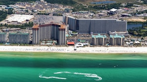 On the beach - Gulf Views! Spa, Pool, Tiki Bar + Free Tix: WonderWorks, SkyWheel & More! (Panama City Beach)