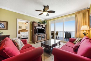 Smart TV - Gulf Views, Amazing Location, Gulf-Front Pool + Free Attraction Tickets! (Panama City Beach)