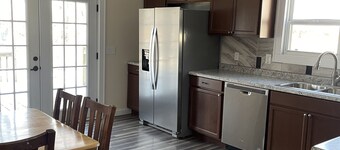 Relax at Cozy Oaks Cottage