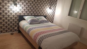 2 slaapkamers, een strijkplank/strijkijzer, gratis wifi