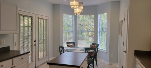 805v Seashore Haven Just a short walk to the Beach