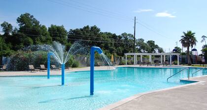 805v Seashore Haven Just a short walk to the Beach