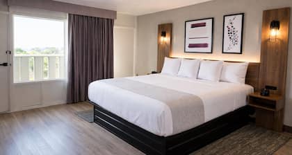 Hawthorn Extended Stay by Wyndham Fayetteville