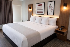 Desk, laptop workspace, iron/ironing board, free WiFi - Hawthorn Extended Stay by Wyndham Fayetteville (Fayetteville)