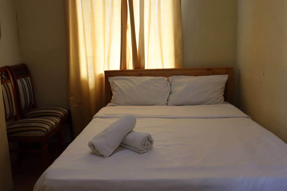 Standard Single Room, Pool View | Laptop workspace, iron/ironing board (on request), free WiFi, bed sheets