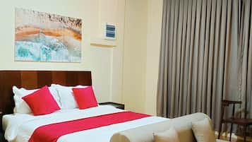 Grand Villa, 4 Bedrooms | Individually decorated, individually furnished, desk, laptop workspace