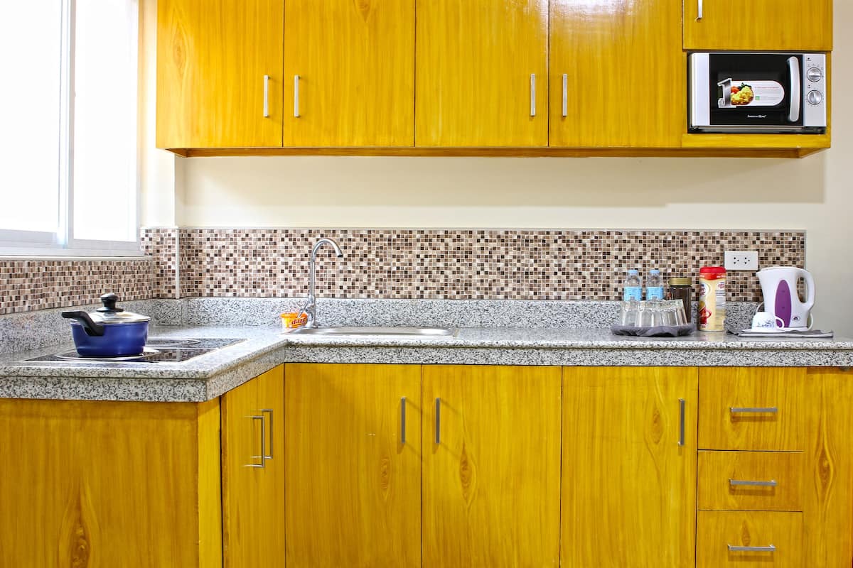 city house, 3 bedrooms | in-room dining