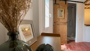 Interior - Authentic Mas Provençal near Mont-Ventoux with private pool (Mazan)