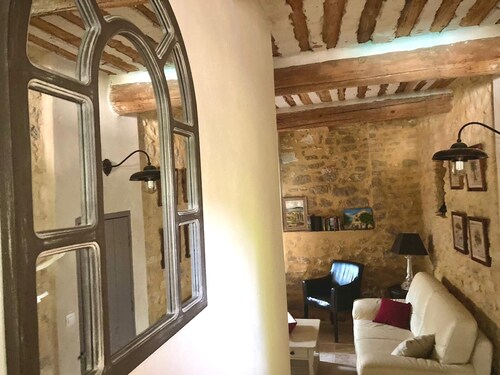 Authentic Mas Provençal near Mont-Ventoux with private pool