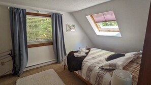 3 bedrooms, iron/ironing board, travel crib, free WiFi