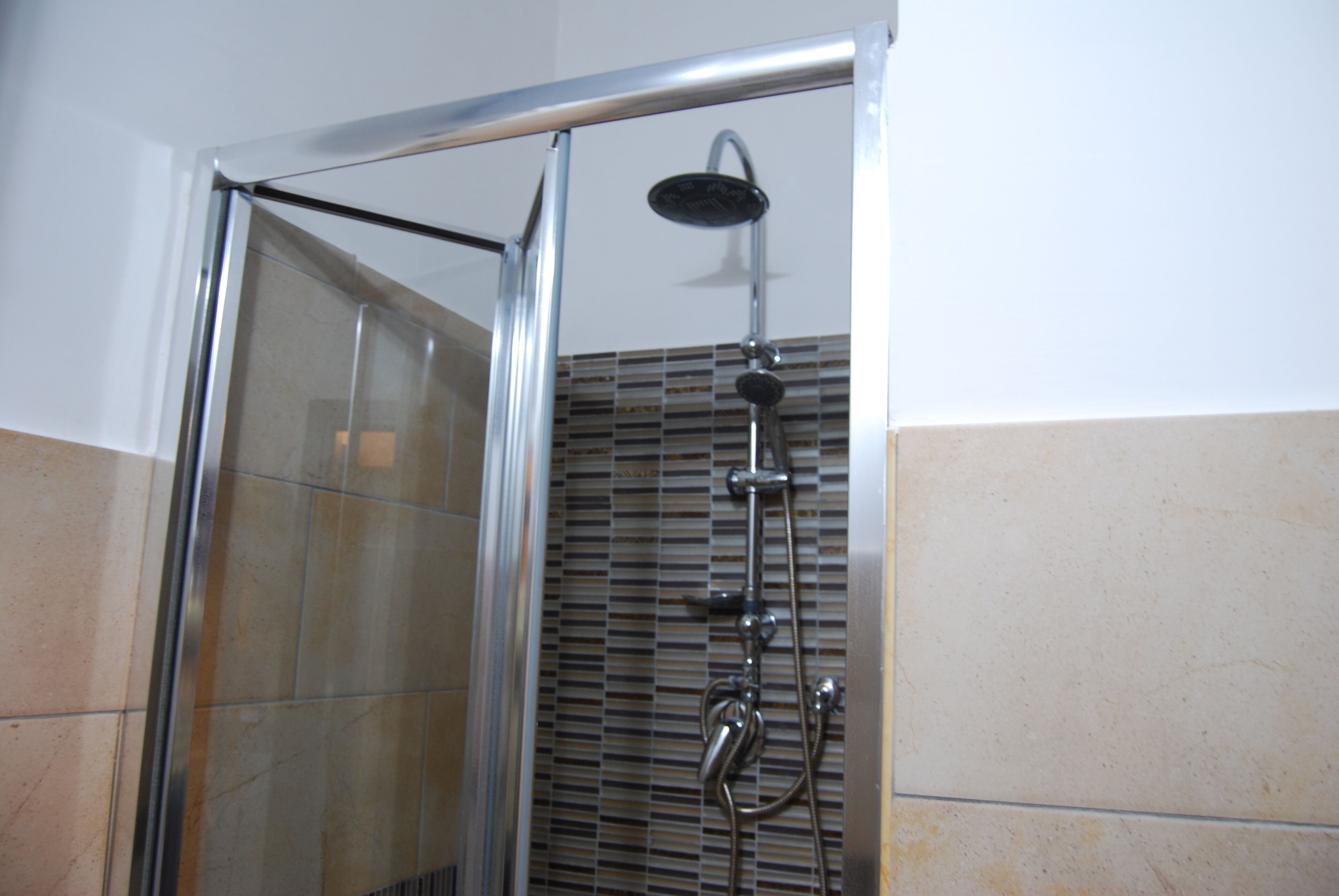 Ducha, cabezal de ducha tipo lluvia, artículos de tocador de diseñador