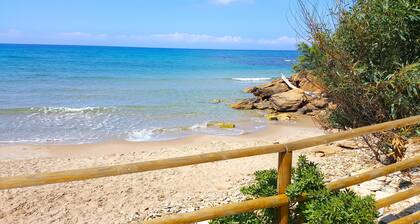 Oasis by the sea - cottage 5 On the beach.