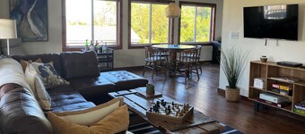 Quiet Home With Sound Views!