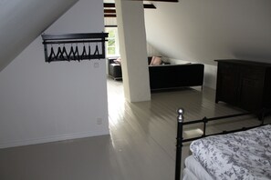 3 室のベッドルーム、アイロン / アイロン台、WiFi、ベッドシーツ