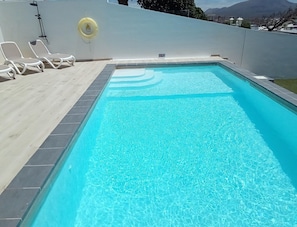 Piscine extérieure, piscine chauffée