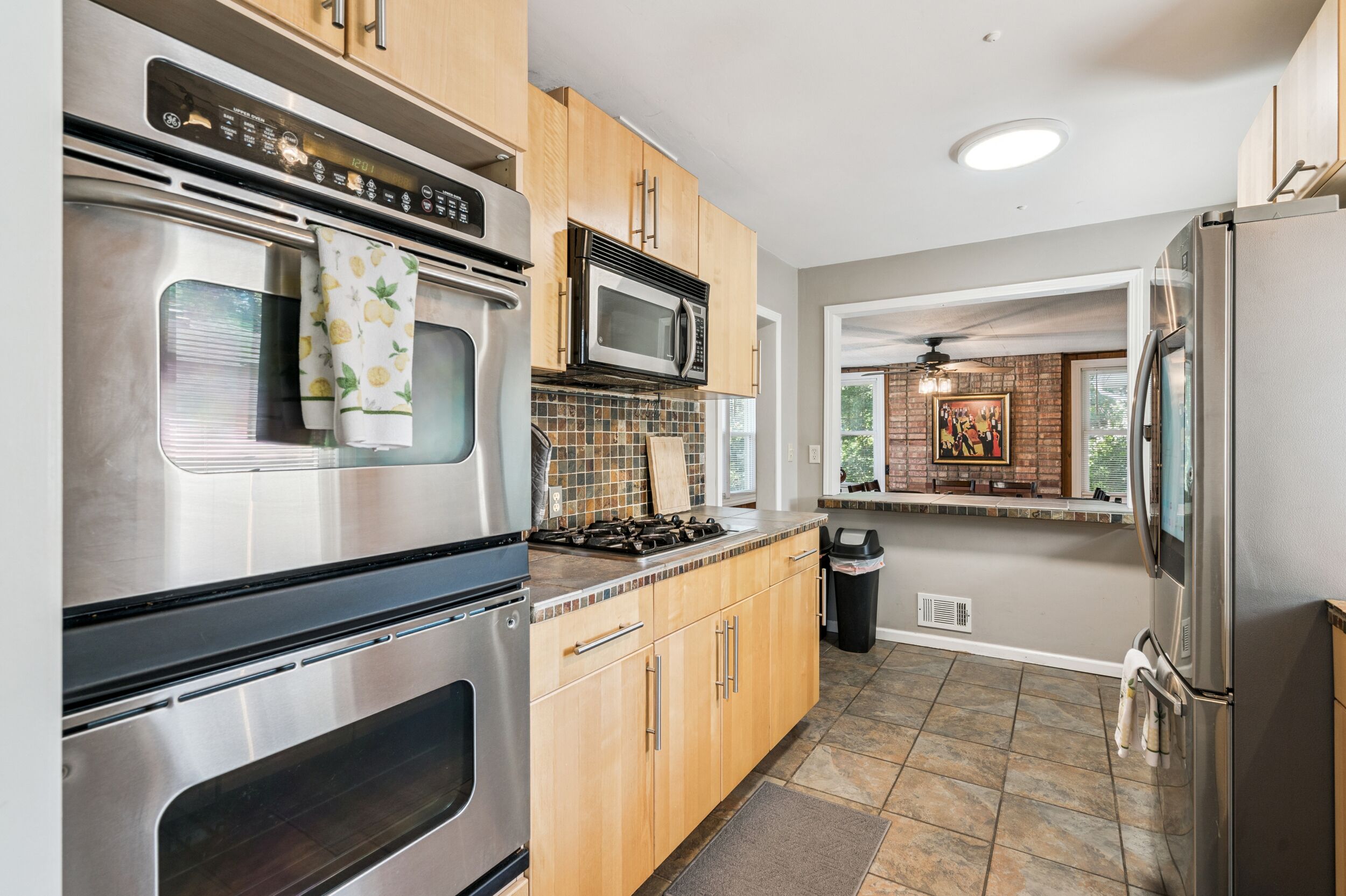 Réfrigérateur, four, lave-vaisselle