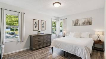 6 bedrooms, free WiFi, bed sheets