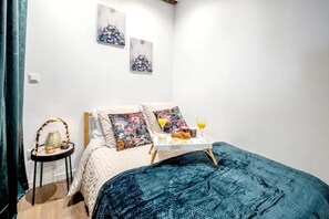 1 soverom, strykejern/-brett, reiseseng for barn og wi-fi (inkludert)