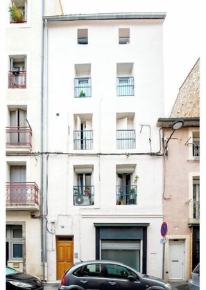 Exterior - Cosy apartment in town center, 10-minute walk from station (Sète)