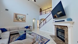 Living area - Large home with modern amenities and interesting style<br>Includes a infrared sauna (Pflugerville)