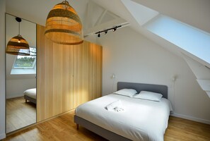 4 slaapkamers, een strijkplank/strijkijzer, gratis wifi