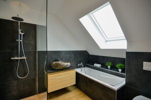 Bathtub, hair dryer