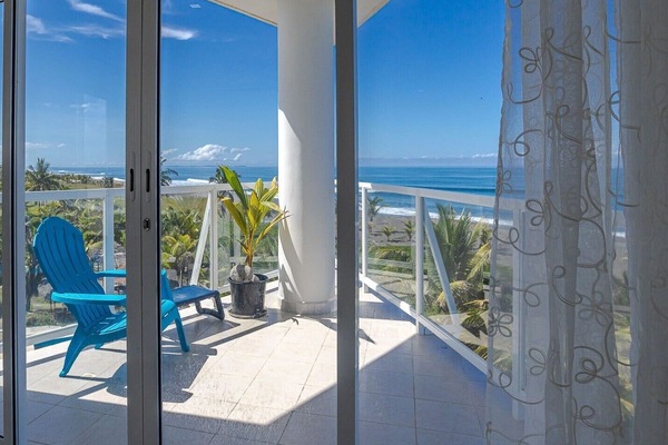 Main Balcony overlooking the Ocean.