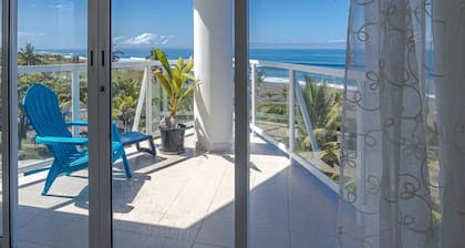 Beautiful 3 Bedroom Ocean Front Condo