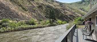 Little Salmon River House close to Riggins,Id