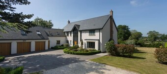 The Edge. Modern loft apartment in Yorkshire market town.