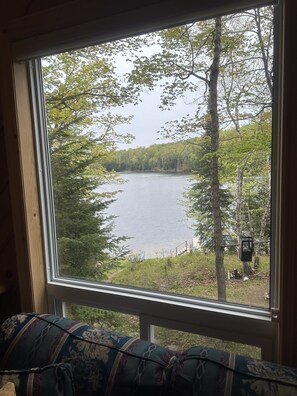 Interior - Stunning Fall Colours, Lake and Forest view, hiking. (Harcourt)