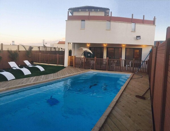 Indoor pool, outdoor pool