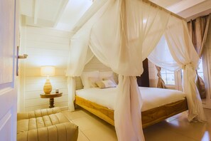3 habitaciones, tabla de planchar con plancha y cuna de viaje