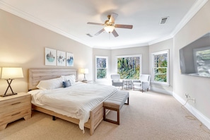 7 bedrooms, desk, iron/ironing board, free WiFi