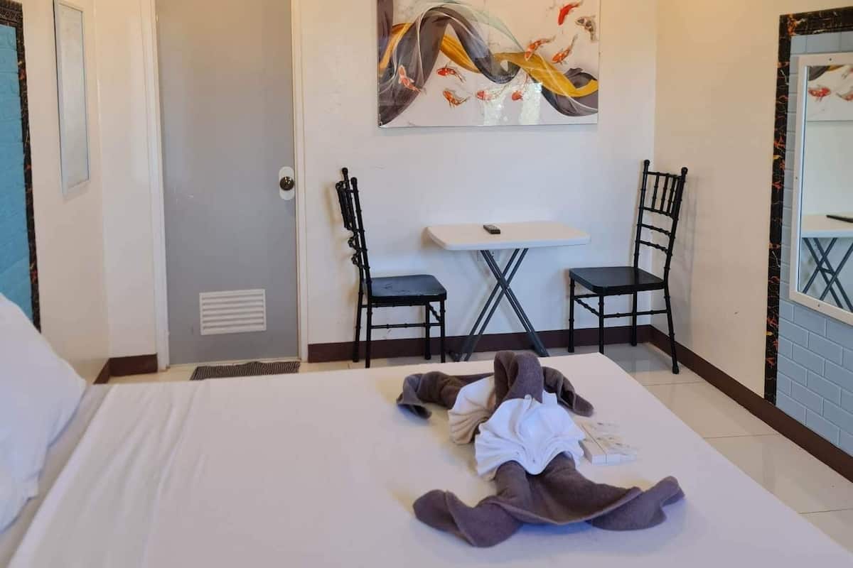 Basic Room | Bed sheets