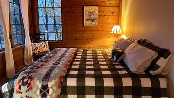 2 soverom, skrivebord, strykejern/-brett og wi-fi (inkludert)