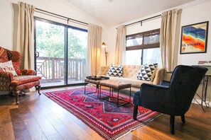 TV, fireplace, Netflix, streaming services