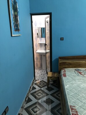 2 bedrooms, WiFi, bed sheets - Comfortable house in the heart of Sanguéra in the local atmosphere (Sanguéra)