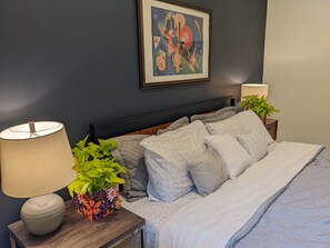 2 bedrooms, in-room safe, iron/ironing board, free WiFi