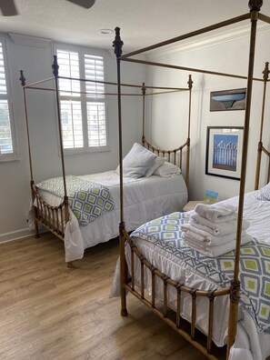 3 bedrooms, WiFi, bed sheets