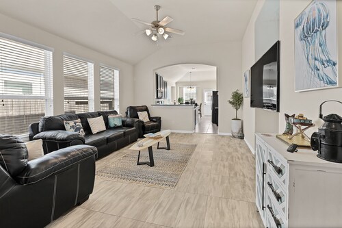 Beach Resort in Lago Mar 20 min from Galveston!