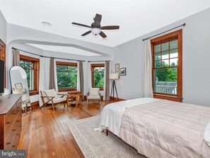 4 bedrooms, in-room safe, iron/ironing board, travel crib