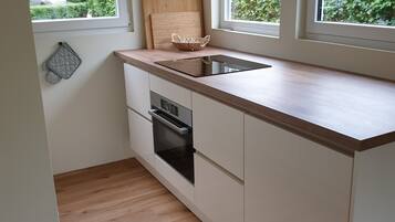 Køleskab, ovn, kogeplade, opvaskemaskine