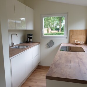 Kühlschrank, Ofen, Herdplatte, Geschirrspüler