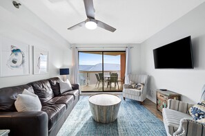 Smart TV - Beachfront - 2 Kings - Heated Pool - Hot tub - Low Density (Orange Beach)