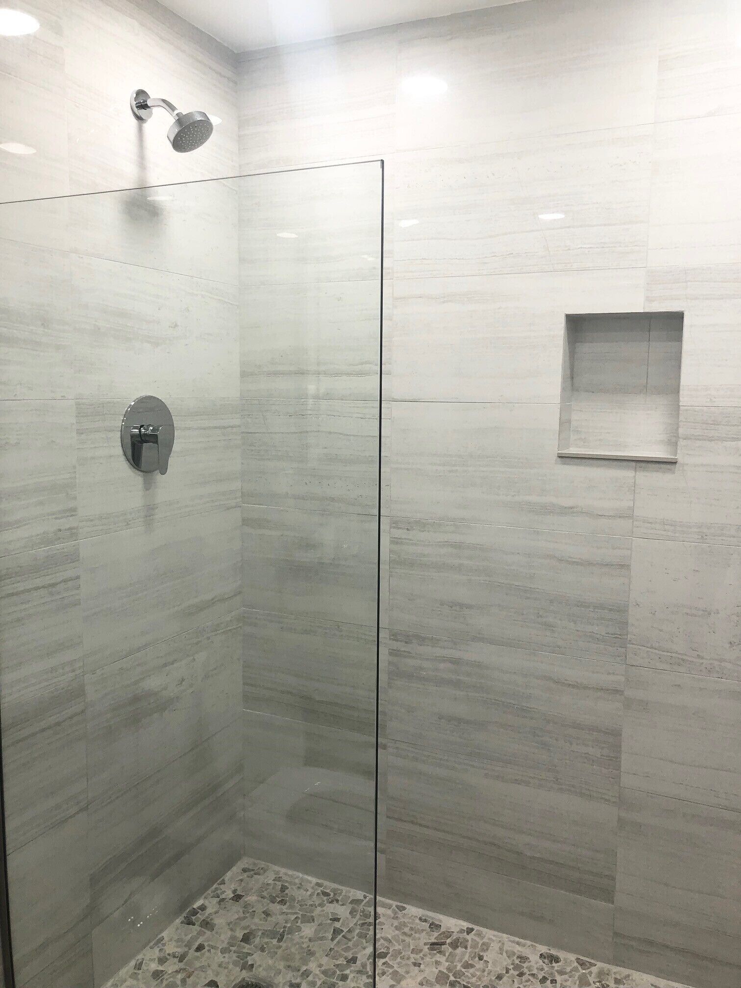 淋浴设施、毛巾